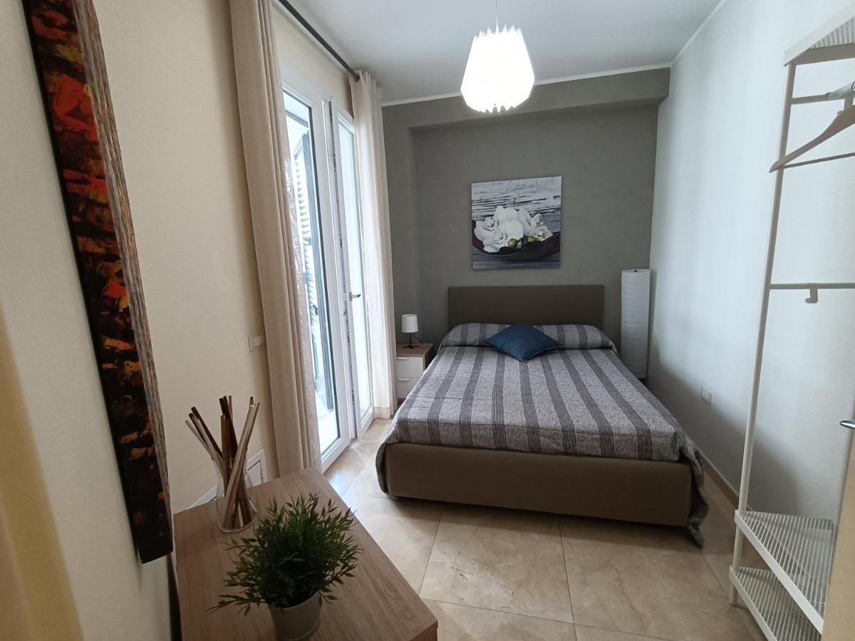 Friends & Family - Free Parking Car Apartment